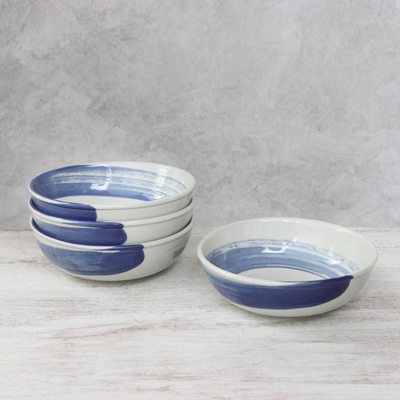 Keramische Nudelschüsseln, 'Blue Winds' (4er-Satz) - 4 handwerklich gefertigte Nudelschüsseln aus blauer und weißer Keramik