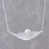 Cultured pearl pendant necklace, 'Leaf Treasure' - Sterling Silver Leaf and Cultured Pearl Pendant Necklace