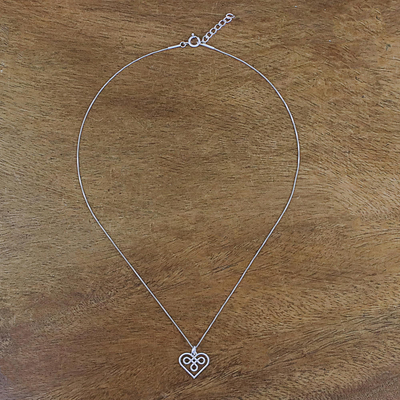 Halskette mit Anhänger aus Sterlingsilber - Kunsthandwerklich gefertigte Herz-Halskette aus Sterlingsilber aus Thailand