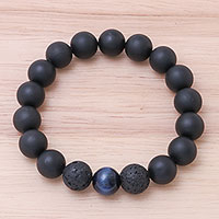 Stretch-Armband mit Perlen aus Onyx und Tigerauge, „Dark Sophistication in Blue“ – Stretch-Armband mit Perlen aus Onyx und blauem Tigerauge