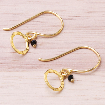 Vergoldete Onyx-Ohrhänger - 24 Karat vergoldete Ohrhänger aus schwarzem Onyx aus Thailand