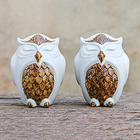 Salero y pimentero de cerámica, 'Calm Owls in White' (par) - Salero y pimentero de cerámica Búho en blanco (par)
