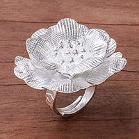 Sterling silver cocktail ring, 'Nice Flower'
