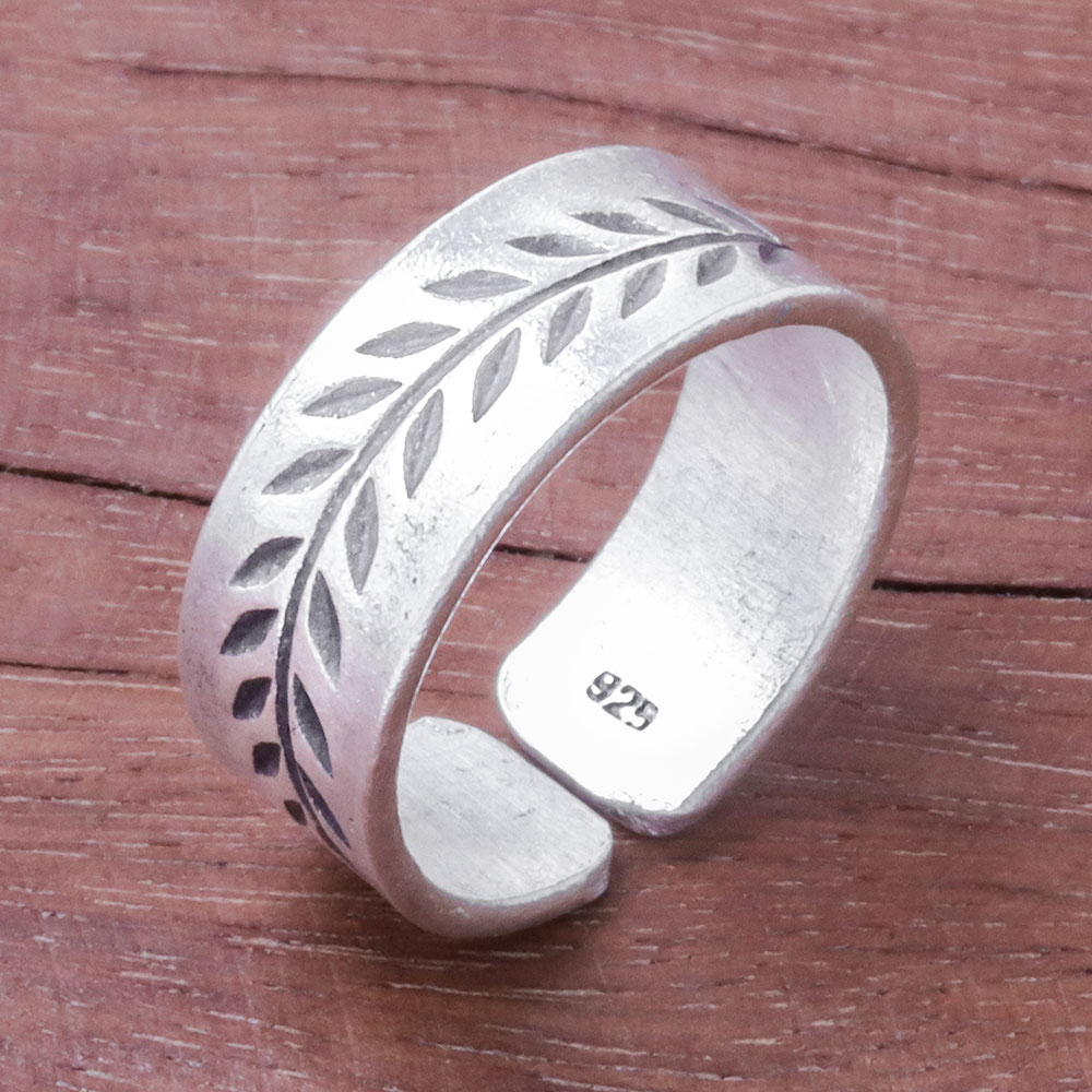 Leaf Pattern Sterling Silver Wrap Ring from Thailand - Natural