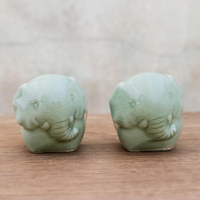 Hueveras de cerámica Celadon, (par) - Hueveras de elefante de cerámica Celadon de Tailandia (par)