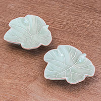 Cuencos de cerámica de celadón, 'Ivy Gourd' (par) - Cuencos de aperitivo de cerámica de celadón frondoso de Tailandia (par)
