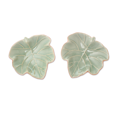 Celadon-Keramikschalen, (Paar) - Blattige Celadon-Keramik-Vorspeiseschalen aus Thailand (Paar)