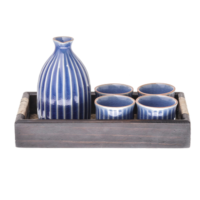 Juego de sake de cerámica Celadon (juego para 4) - Jarra y Copas de Cerámica Azul con Bandeja de Madera (Juego para 4)