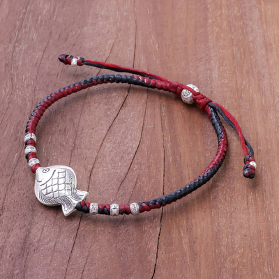 Silbernes Armband mit Anhänger - Rotes und schwarzes silbernes Fischanhänger-Armband aus Thailand