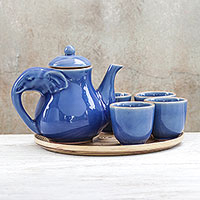 Juego de té de cerámica Celadon, 'Elephant Gathering' (juego para 4) - Juego de té de cerámica azul con temática de elefante para 4 (6 piezas)