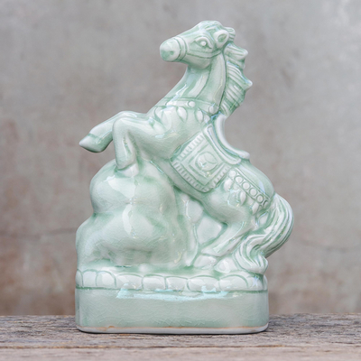 Escultura de cerámica celadón - Escultura de caballo de cerámica Celadon hecha a mano en Tailandia
