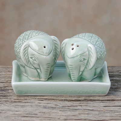 Juego de salero y pimentero de cerámica Celadon, (3 piezas) - Juego de salero y pimentero de cerámica Celadon con tema de elefante