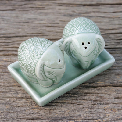 Juego de salero y pimentero de cerámica Celadon, (3 piezas) - Juego de salero y pimentero de cerámica Celadon con tema de elefante