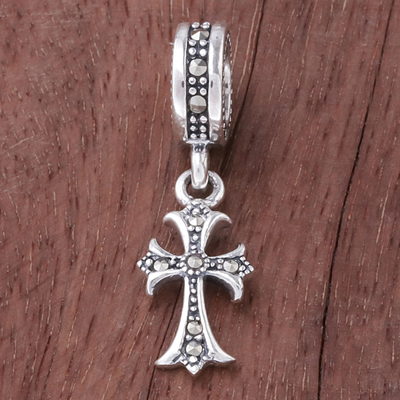 Encanto de pulsera de plata de ley, 'Cruz glamorosa' - Encanto de pulsera de cruz de plata de ley de Tailandia