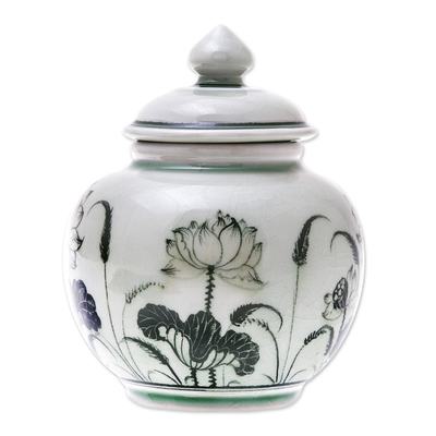 Celadon-Keramikvase - Celadon-Keramikvase mit Lotusmotiv aus Thailand