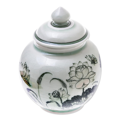 Celadon-Keramikvase - Celadon-Keramikvase mit Lotusmotiv aus Thailand