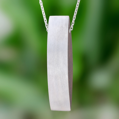 Collar colgante de plata de ley y madera - Collar con Colgante de Plata de Ley y Madera de Mai Maka