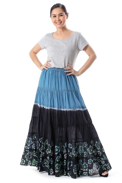 falda de algodón batik - Falda de algodón batik en verde azulado y ónix de Tailandia