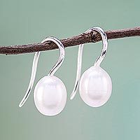 Cultured pearl drop earrings, 'Beauty Glow' - Glowing Cultured Pearl Drop Earrings from Thailand