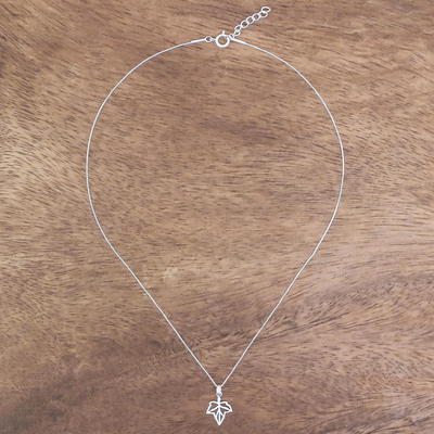 Halskette mit Anhänger aus Sterlingsilber - Halskette mit Blattanhänger aus gebürstetem Sterlingsilber
