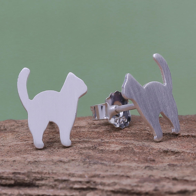 Aretes de plata de ley - Aretes con forma de gato en plata de ley satinada cepillada