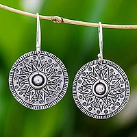 Pendientes colgantes de plata, 'Powerful Sun' - Pendientes colgantes circulares de plata Karen de Tailandia