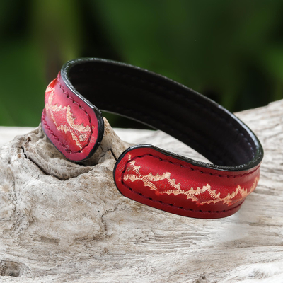 Manschettenarmband aus Leder - Manschettenarmband aus Leder mit Rautenmuster in Rot aus Thailand
