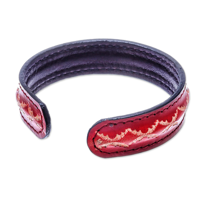 Manschettenarmband aus Leder - Manschettenarmband aus Leder mit Rautenmuster in Rot aus Thailand