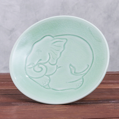 Ensaladera de cerámica Celadon - Plato de ensalada de cerámica celadón tailandés hecho a mano con motivo de elefante