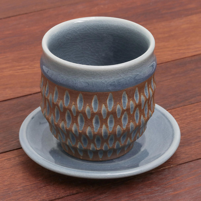 Taza y plato de cerámica Celadon - Taza y platillo de cerámica Celadon con motivo de lluvia de Tailandia