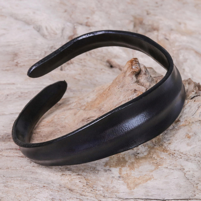 Pulsera de pulsera de cuero - Pulsera de cuero hecha a mano en negro de Tailandia