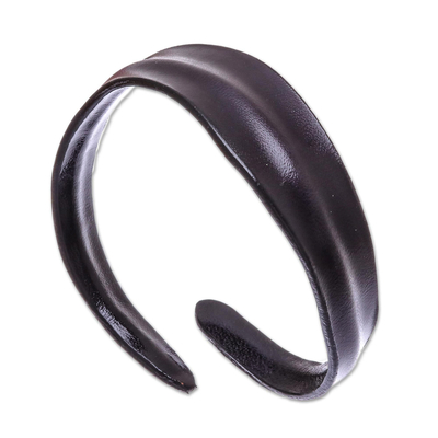 Leather wristband bracelet, 'Wavy Embrace in Black' - Handmade Leather Wristband Bracelet in Black from Thailand