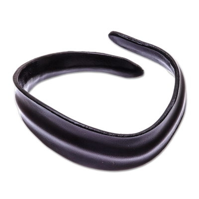 Leather wristband bracelet, 'Wavy Embrace in Black' - Handmade Leather Wristband Bracelet in Black from Thailand