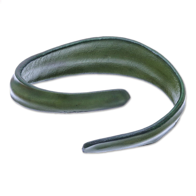 Leather wristband bracelet, 'Wavy Embrace in Olive' - Handmade Leather Wristband Bracelet in Olive from Thailand
