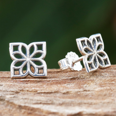 Sterling silver stud earrings, 'Majestic Petals' - Floral Openwork Sterling Silver Stud Earrings from Thailand