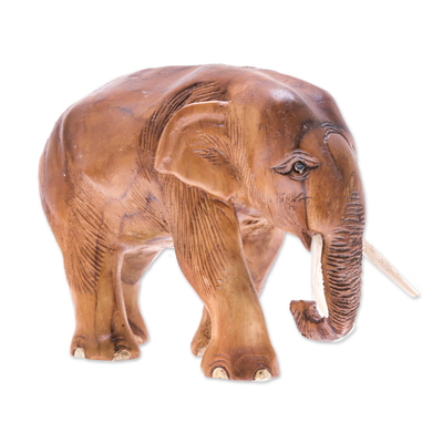 Skulptur aus Teakholz - Handgeschnitzte Elefantenskulptur aus Teakholz aus Thailand
