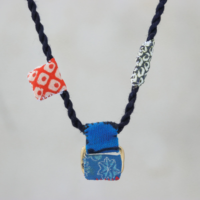 Halskette mit Anhänger aus Baumwolle - Verstellbare Halskette mit Anhänger aus bedruckter Baumwolle aus Thailand