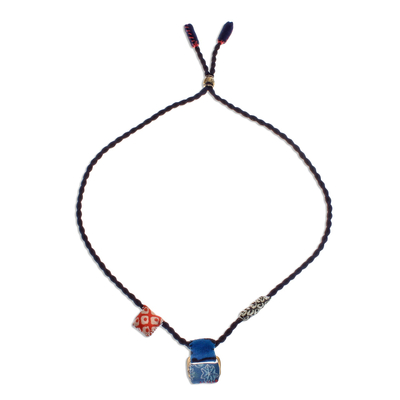 Halskette mit Anhänger aus Baumwolle - Verstellbare Halskette mit Anhänger aus bedruckter Baumwolle aus Thailand
