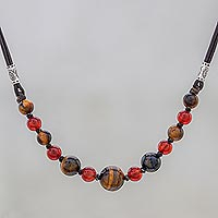 Halskette mit Tigerauge und Karneolperlen, „Joyful Holiday“ – Halskette mit Tigerauge und Karneolperlen und Karen-Silber