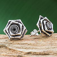 Pendientes de botón de plata, 'Origami Rose' - Pendientes de flor de plata de la tribu tailandesa Karen Hill