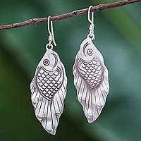 Pendientes colgantes de plata, 'Hill Tribe Koi' - Thai Karen Hill Tribe Silver Koi Fish Dangle Earrings