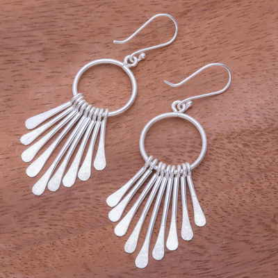 Silberne Wasserfall-Ohrringe, „Karen Cascade“ – Handgefertigte Karen-Silber-Wasserfall-Ohrringe aus Thailand