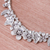 Silberne Perlenkette - Halskette mit Blumenmotiv-Anhänger aus 950er Silber aus Thailand