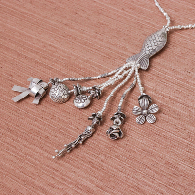Lange Y-Halskette mit silbernen Perlen - Koi-Fisch-Charm-Anhänger-Halskette aus 950er Silber