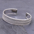Manschettenarmband aus Sterlingsilber, „Karen Plaits“ – Manschettenarmband aus Sterlingsilber mit Zopf- und Seilmotiv