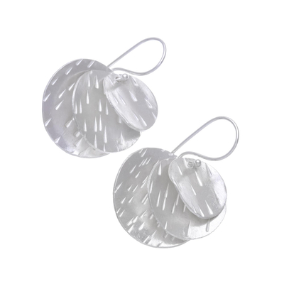 Silberne Ohrhänger - Moderne Ohrhänger aus strukturiertem 950er Silber