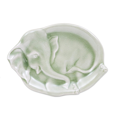 Celadon-Keramikplatte - Handgefertigter Celadon-Keramikteller mit Elefantenmotiv