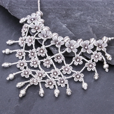 Halskette mit silbernem Kragen - Atemberaubende florale Halskette aus 950er Silber