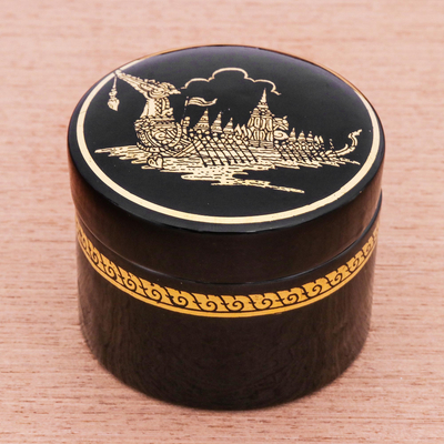 Caja de madera lacada - Pequeña caja tailandesa redonda de madera lacada con el barco real