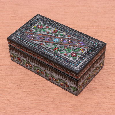 Lackierter Holzkasten, „Roter Thaigarten“. - Handgefertigte Kiste aus thailändisch lackiertem Holz mit Blumenmotiven